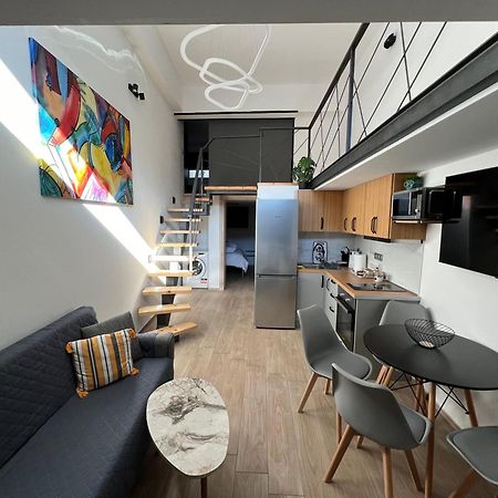 City Center Loft With Private Parking 卡瓦拉 外观 照片
