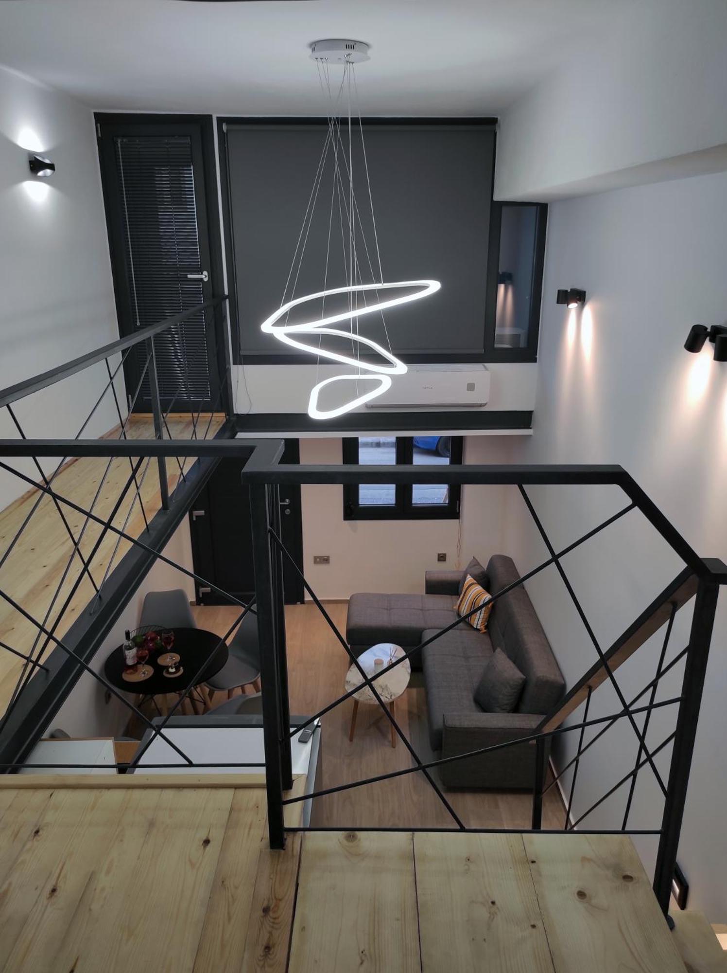 City Center Loft With Private Parking 卡瓦拉 外观 照片