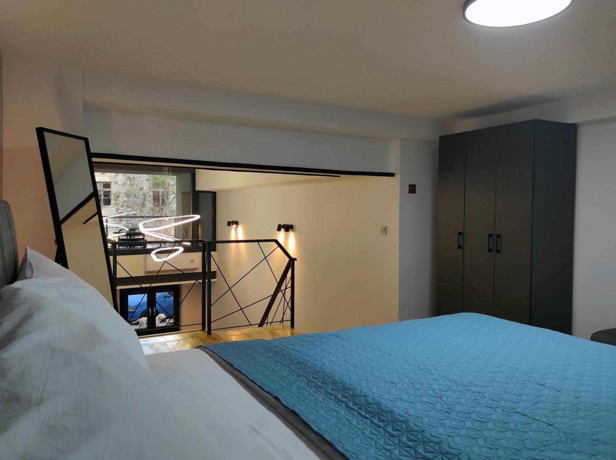 City Center Loft With Private Parking 卡瓦拉 外观 照片