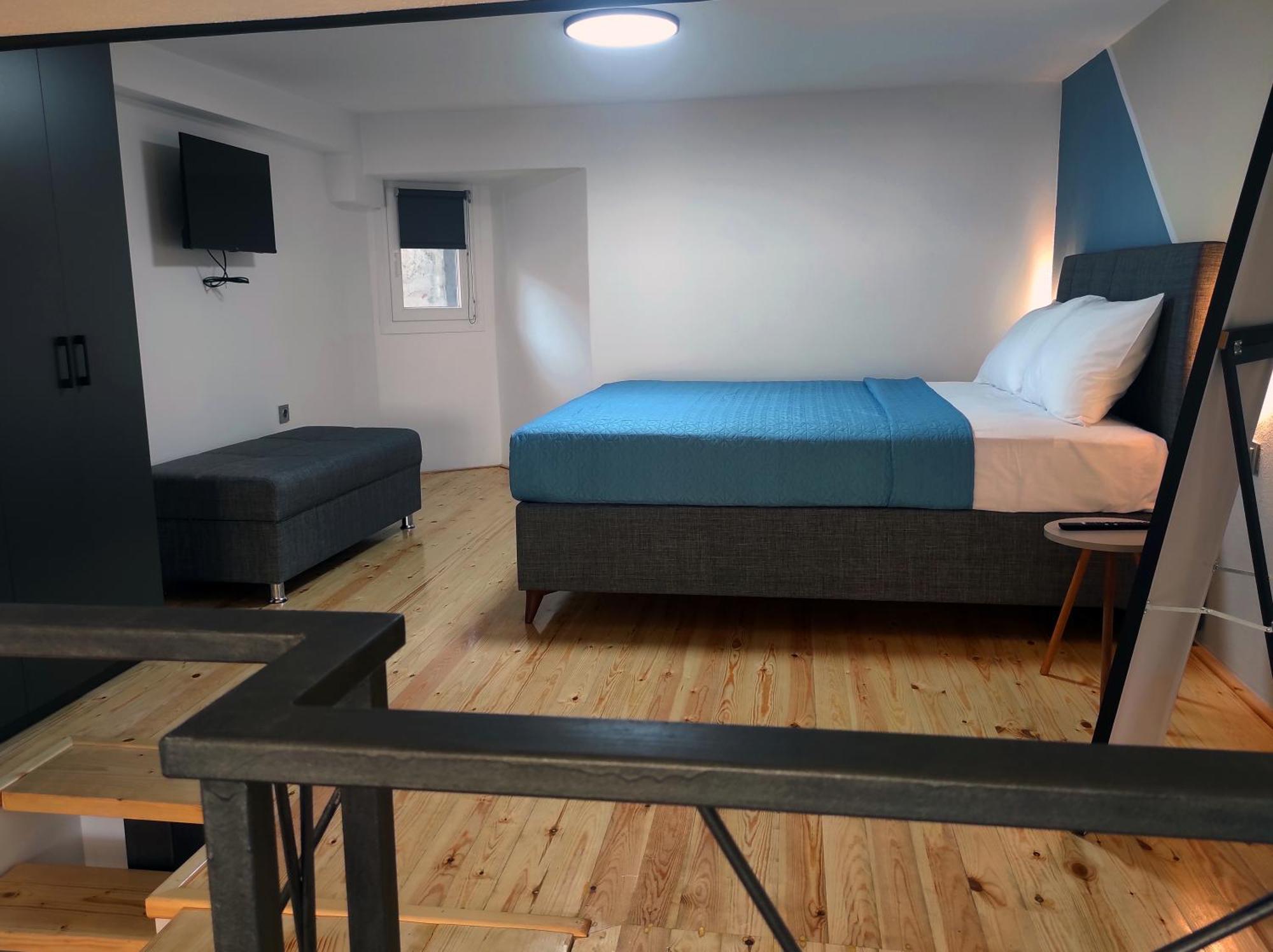 City Center Loft With Private Parking 卡瓦拉 外观 照片