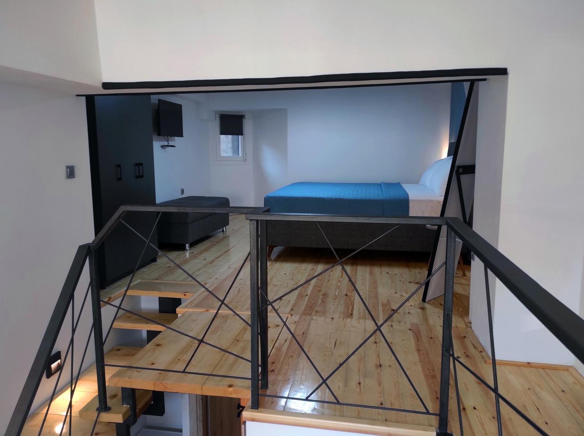 City Center Loft With Private Parking 卡瓦拉 外观 照片