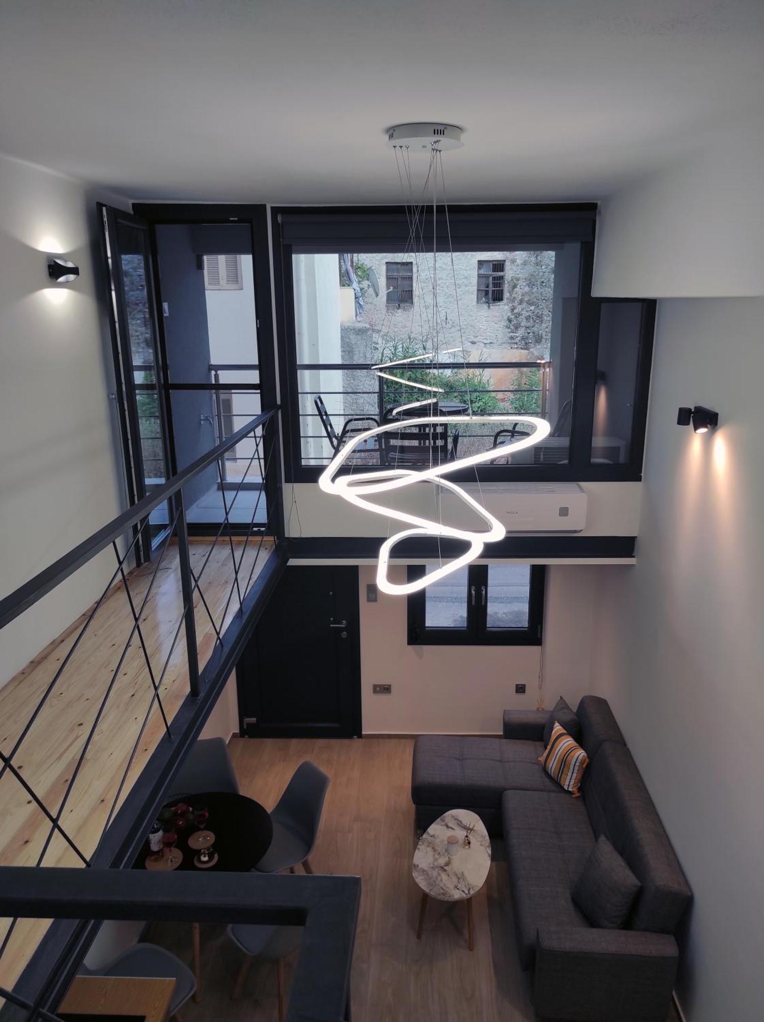 City Center Loft With Private Parking 卡瓦拉 外观 照片