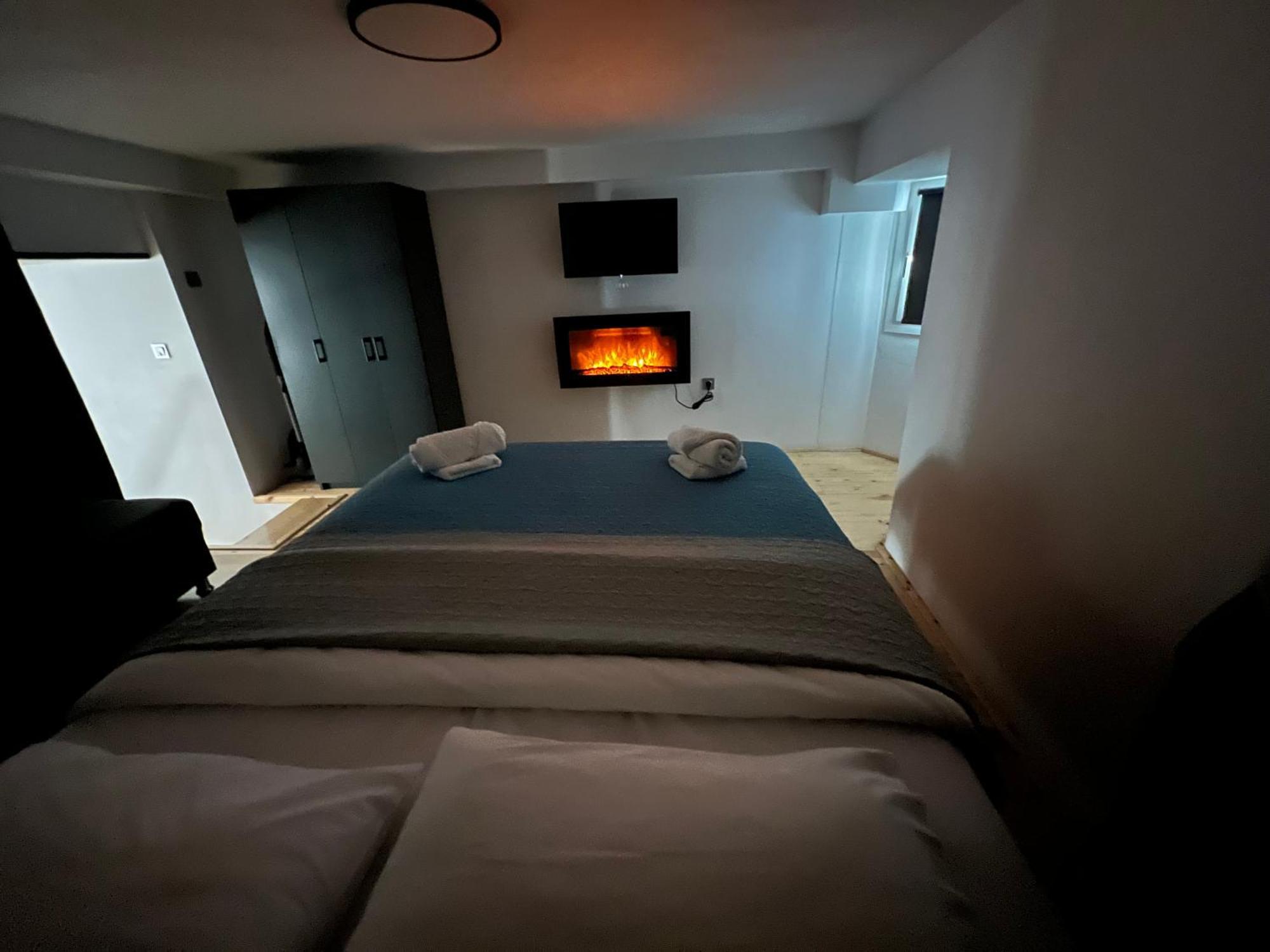 City Center Loft With Private Parking 卡瓦拉 外观 照片