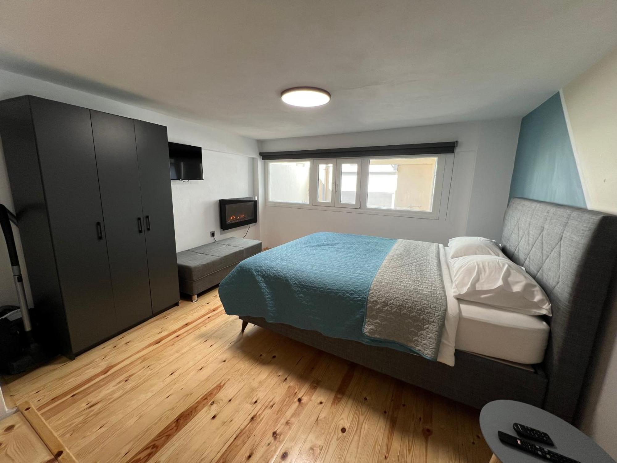 City Center Loft With Private Parking 卡瓦拉 外观 照片