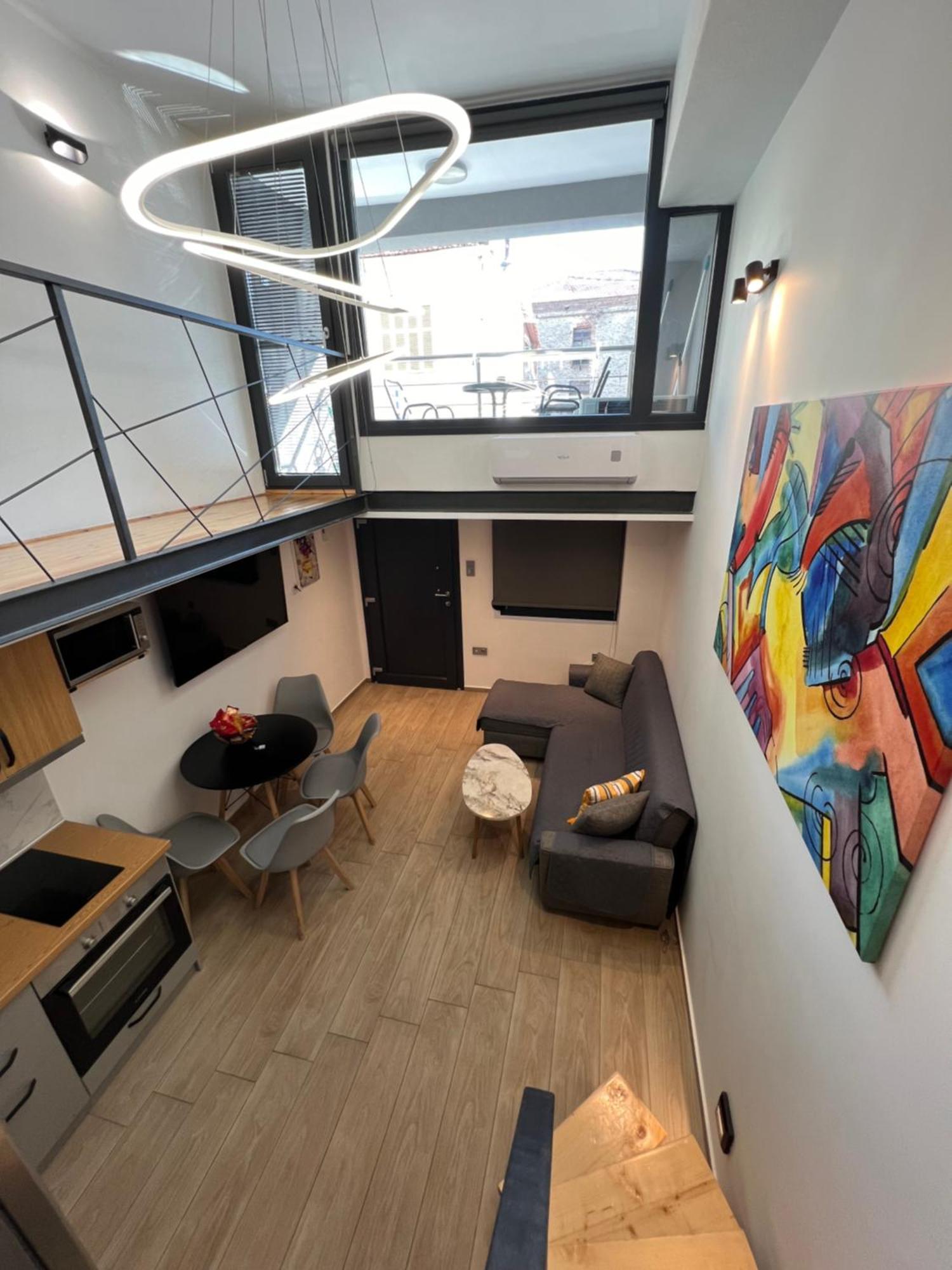 City Center Loft With Private Parking 卡瓦拉 外观 照片