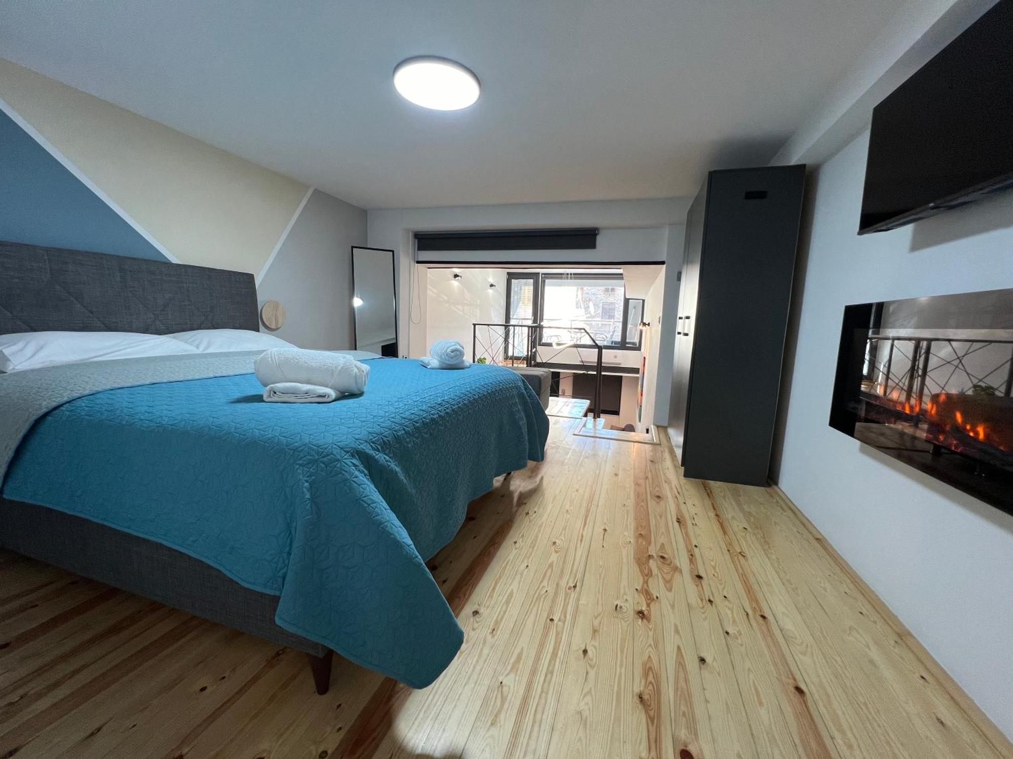 City Center Loft With Private Parking 卡瓦拉 外观 照片